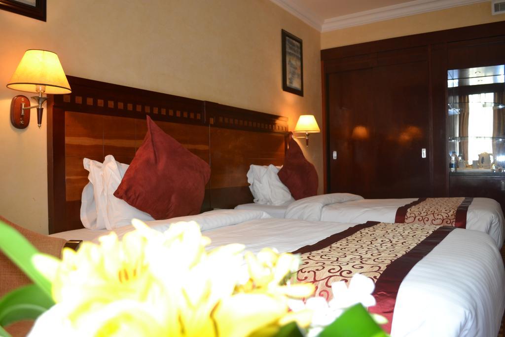 فندق Ramada 4*