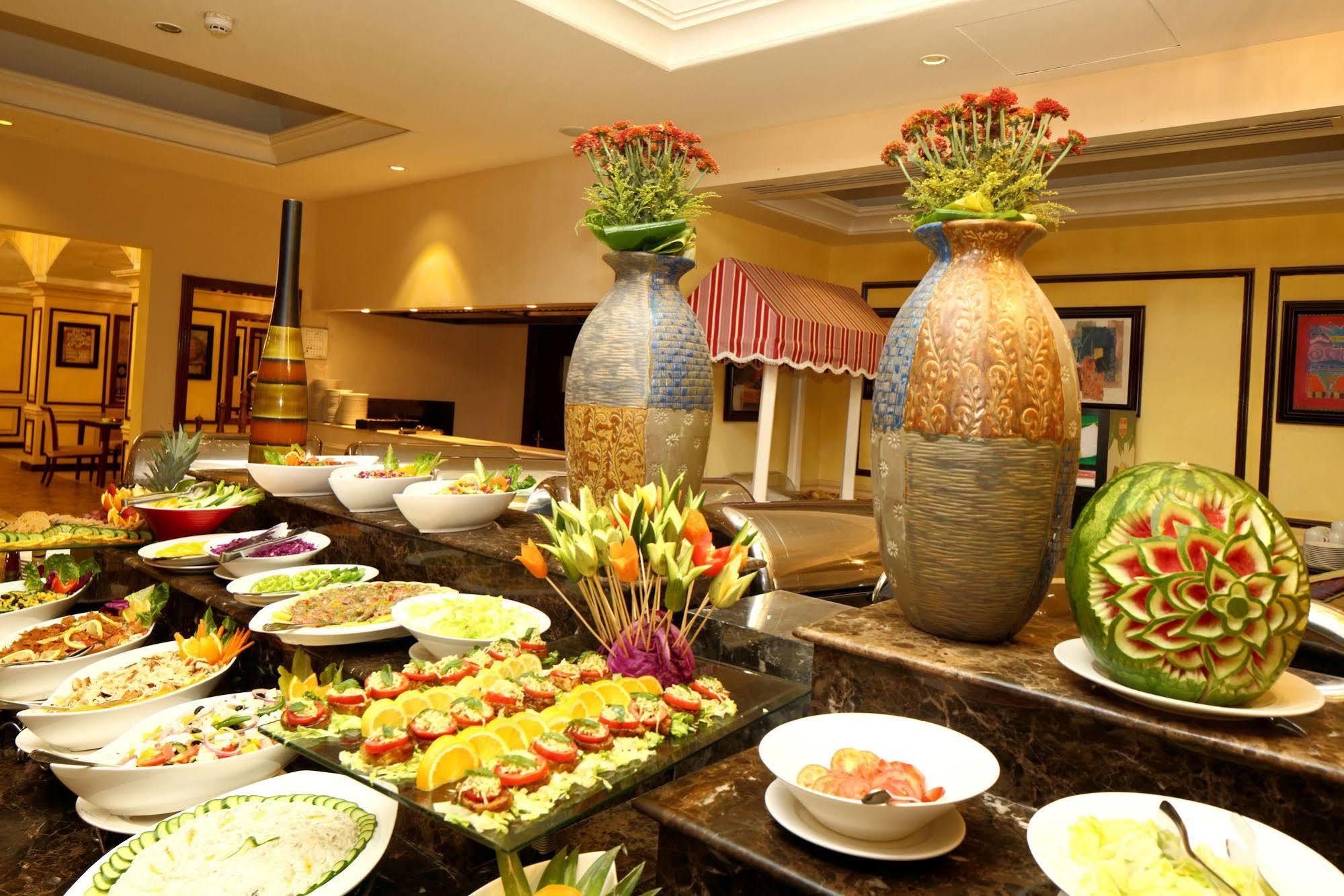 Ramada فندق 4*